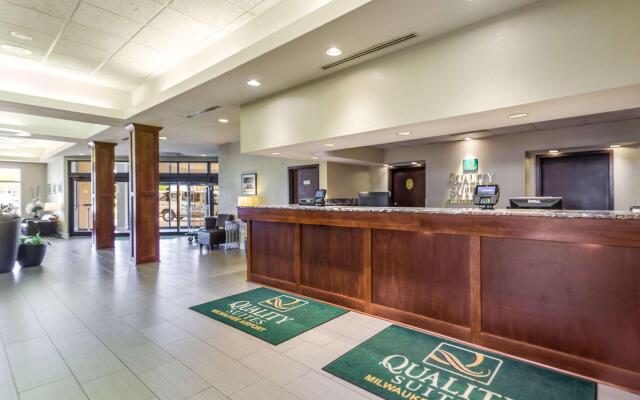 Quality Suites Milwaukee Airport