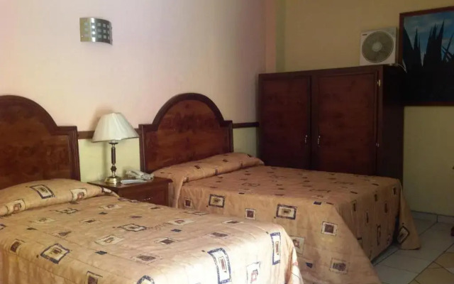 Hotel Plaza Jardín