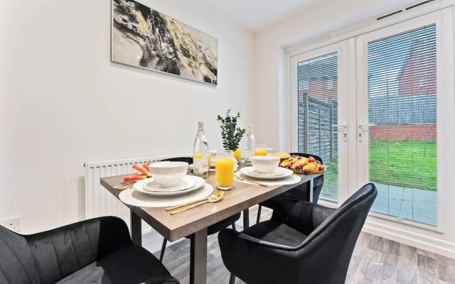 City Centre House.Parking.Sofa Bed.WIFI