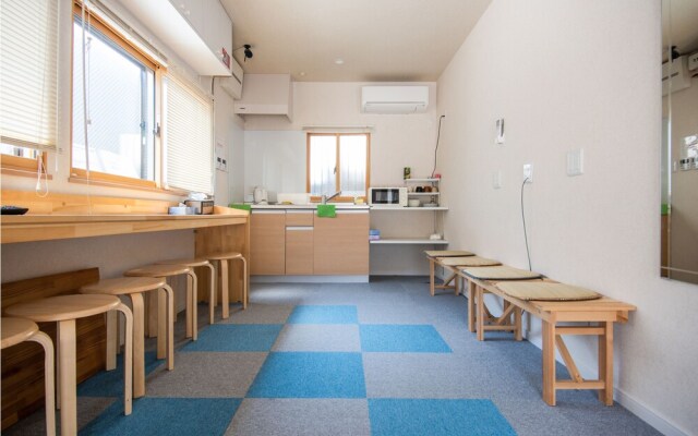 Guesthouse Osaka Tengachaya Station front hall