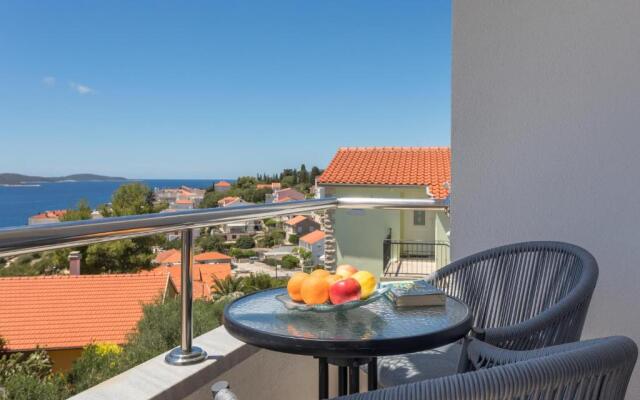 Apartments Jakic 1