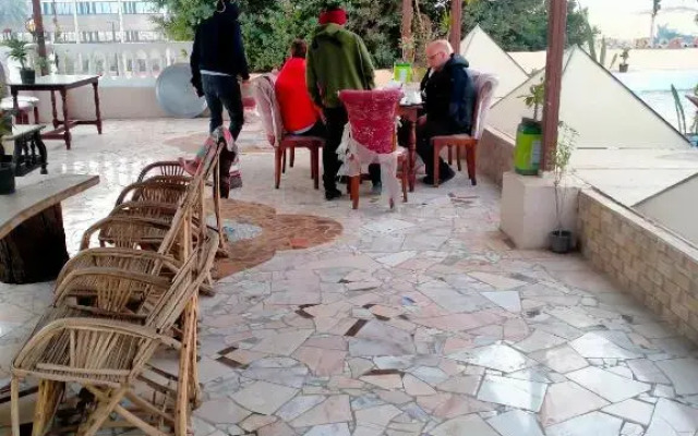 Seror Guest House