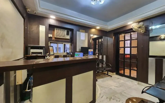 ZO Rooms Esplanade SN Banerjee Road