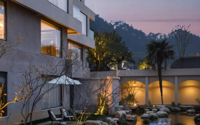 Mellow – Outside – Hangzhou