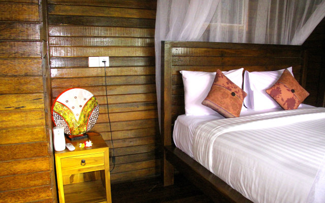 Dmas Huts Lembongan