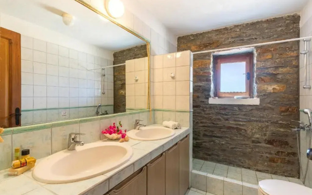 Villa Myrto, breathtaking Aegean view, 5' from Koundouros beach