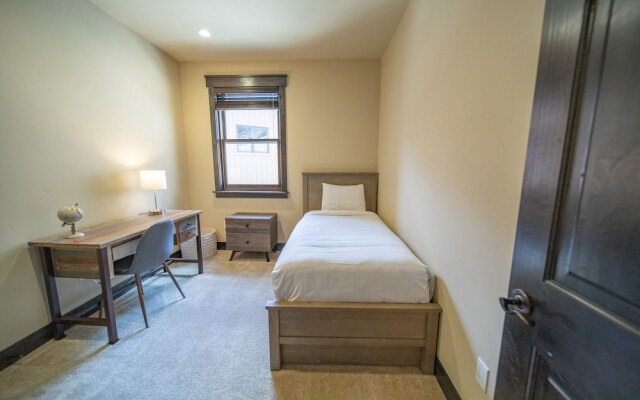 Alders 24 Outpost Dr