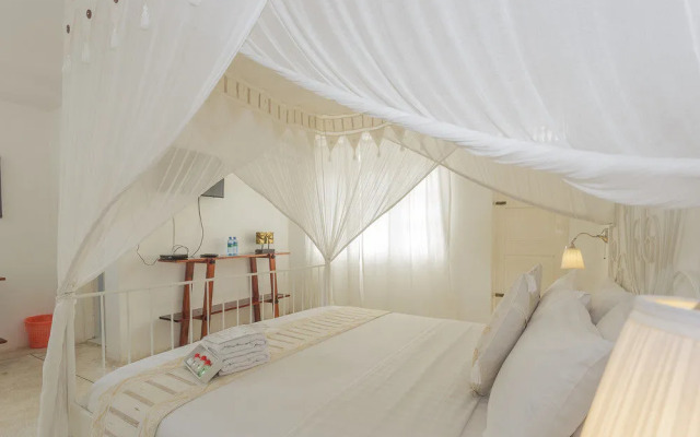 Royce Hotel