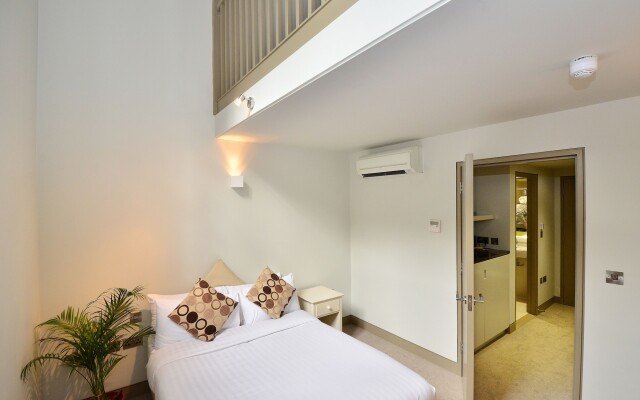 Arch hotel