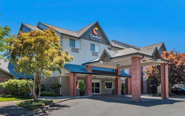 Comfort Inn & Suites Tualatin - Lake Oswego South