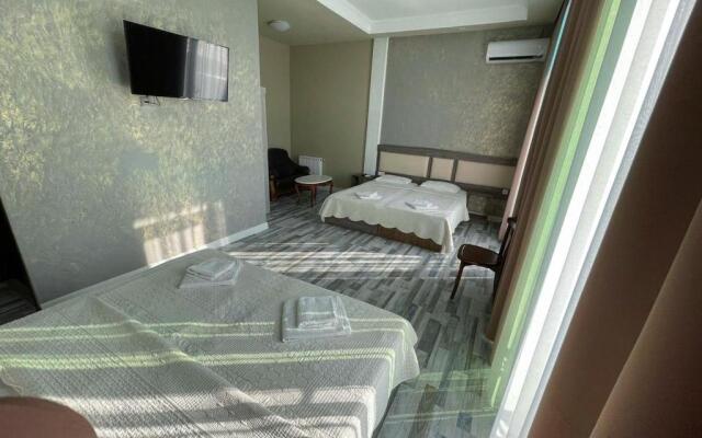 Discovery Hotel