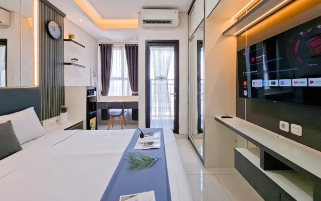 Modern Monochromatic Studio At Transpark Bintaro Apartment