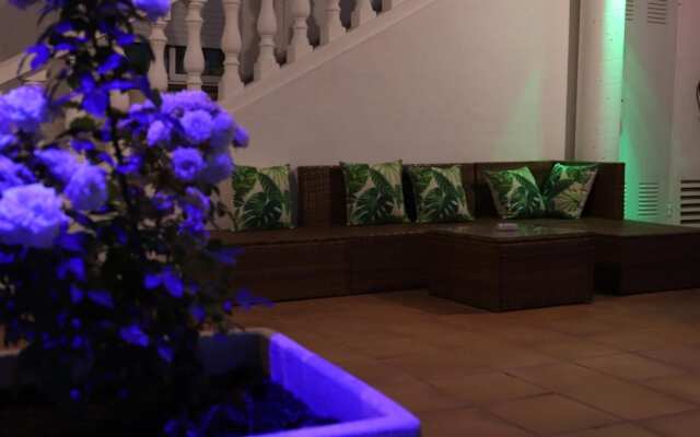 Hotel Casa Día y Noche