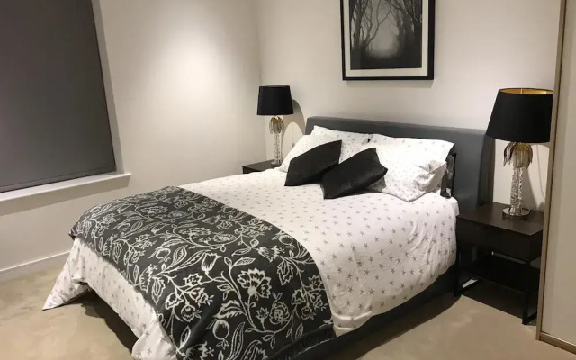 Kew Bridge Apartments