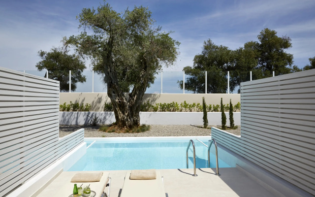 MarBella, Mar-Bella Collection Hotel