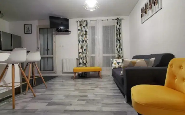 Appart 6 à 8 personnes proche centre parking gratuit