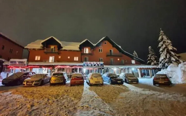 Hotel Lovac
