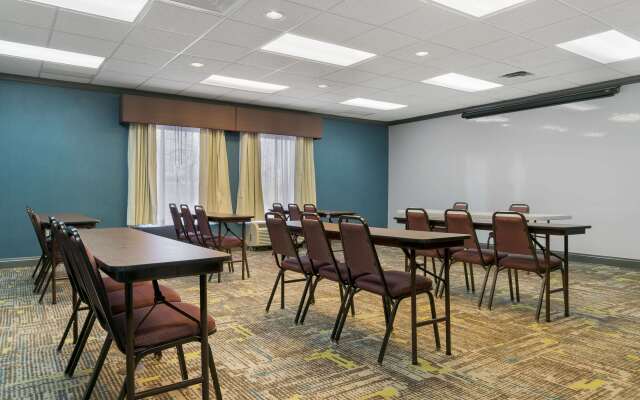 Comfort Inn & Suites