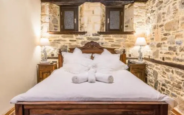 Iliopetra Suites
