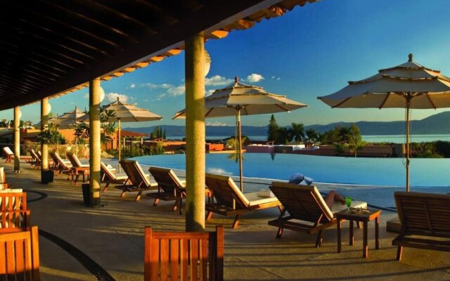 Luxury Private Resort 2-br 2-wr Condo w Breath Taking Lake Views
