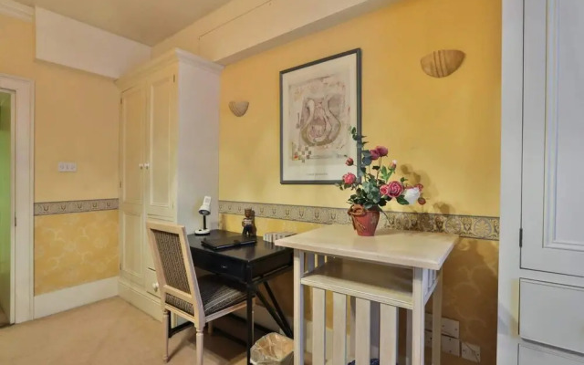 Spacious House in Marylebone [VR]