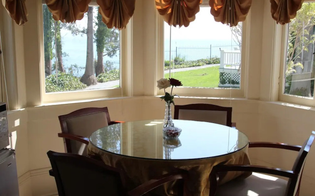 Monarch Cove Inn
