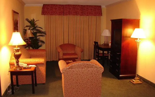 Econo Lodge Inn & Suites