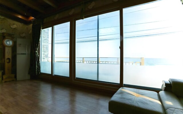 Uljin Sand Beach Pension