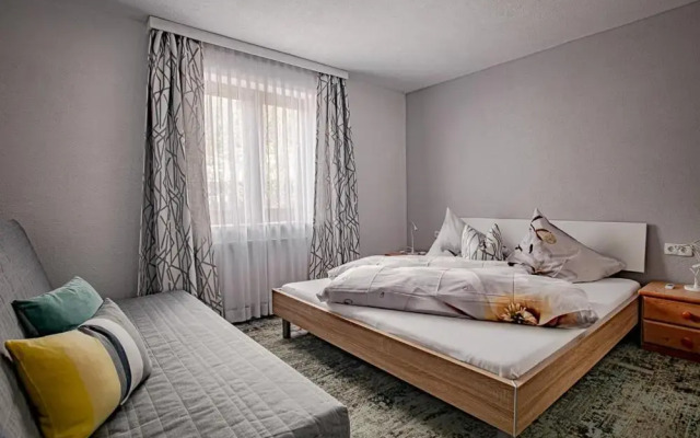 Apartments Leszek Elis 141