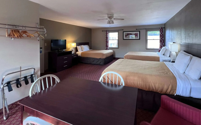 Rodeway Inn & Suites