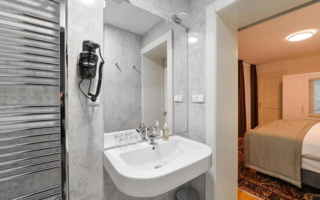 Romantic Apartment Prague near Charles Bridge