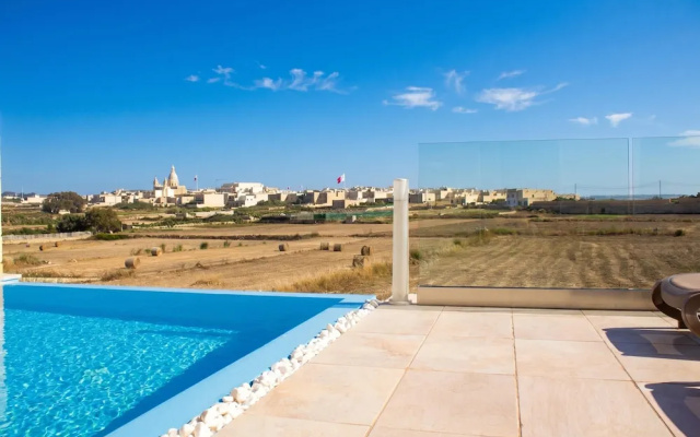 Kenn Gozitan Villa and Pool