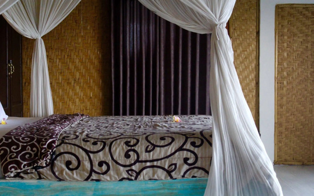 Dikaloha Medewi Surfcamp