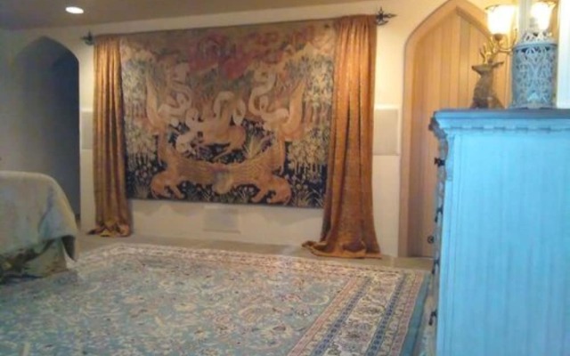 HIGHLANDS CASTLE overlooking Lake George.. plus 2 other Castles!