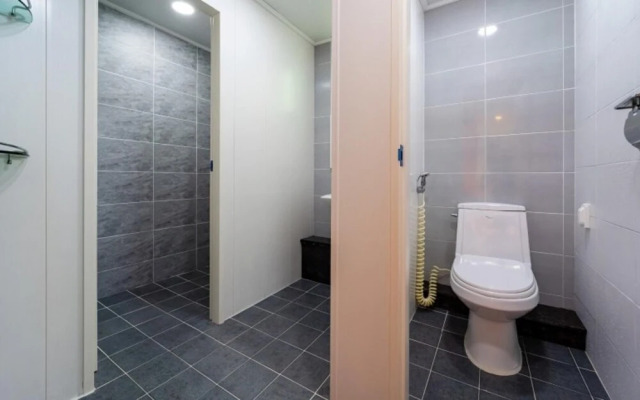 Geojedo Aquarius Dumo Spa Pension