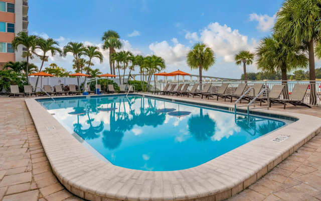 Dolphin Sands Clearwater Beach, an Ascend Collection Hotel