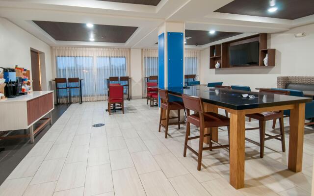 Holiday Inn Express & Suites Ocean Springs by IHG