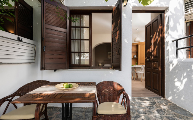 Alianthos Suites