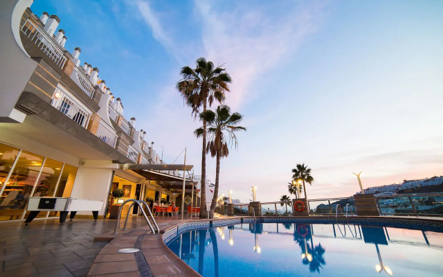 Apartamentos Cabau Cala Nova