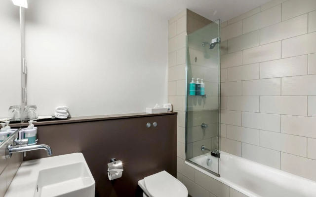 Novotel Queenstown Lakeside