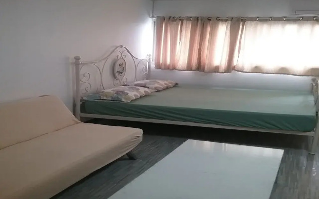 Room in Studio - Impact Don Mueang Bangkok Guest House For 3 Pax