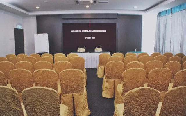 The Regency Waterfront Hotel