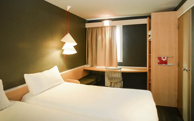 ibis Saint Lo La Chevalerie