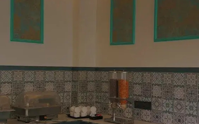 StayBird - Azure Suites Business Hotel