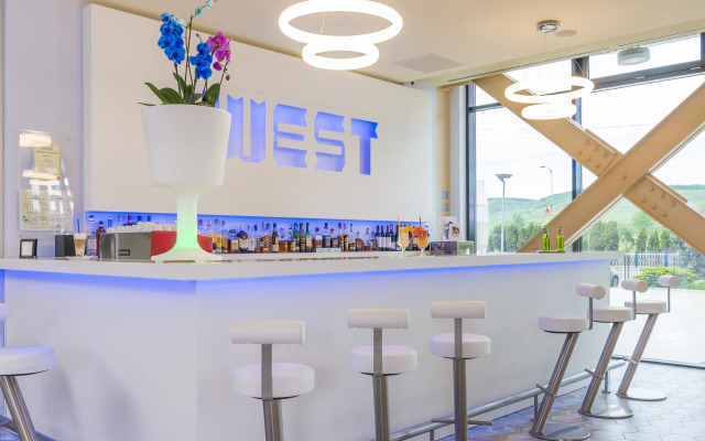 West City Hotel