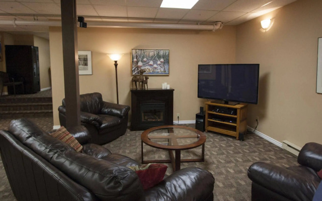 Pinnacles Suite Hotel