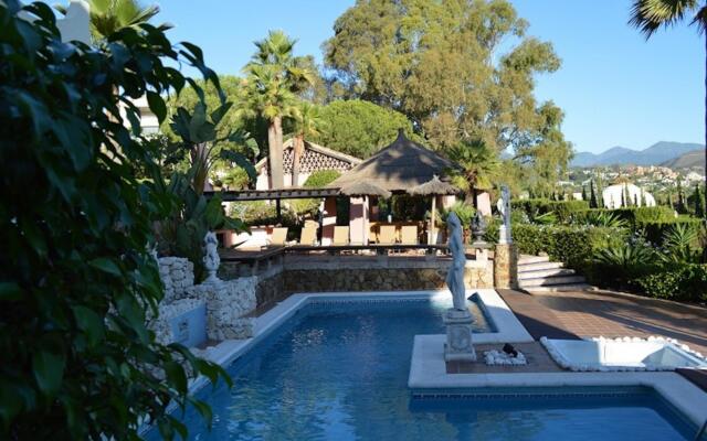 19567 - Unique Luxurious And Palacial Villa