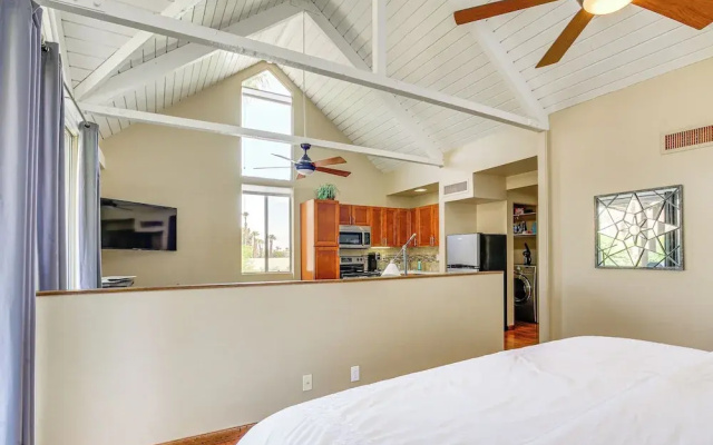 Balcony & Views: Pet-friendly Indian Wells Unit