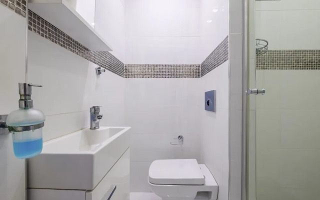 Captivating Flat With Balcony Near Besiktas Pier