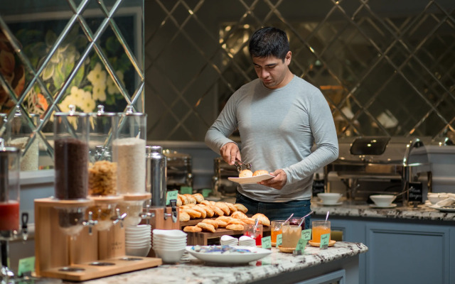 Anatole Hotel Hanoi